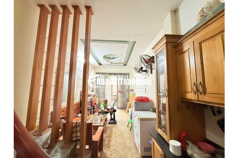 Bán Nhà 6 Tầng Hồ Tây - 2 Mặt Thoáng - Gần Phố - Gần Hồ Tây